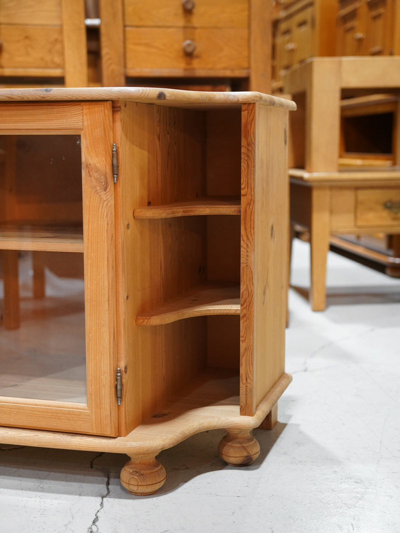 ウッド キャビネット <br> 大和店 - ヴィンテージ SHARK ATTACK