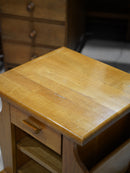 オークウッド ナイトスタンド/マガジンラック <br> 大和店 - ヴィンテージ SHARK ATTACK