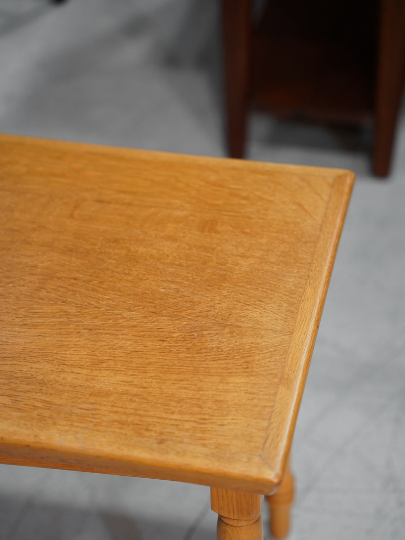 オークウッド サイドテーブル <br> 大和店 - ヴィンテージ SHARK ATTACK