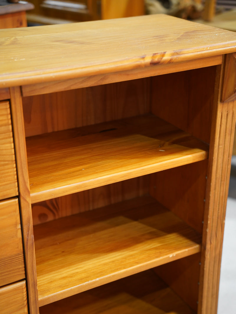 パインウッド キャビネット<br> 大和店 - ヴィンテージ SHARK ATTACK