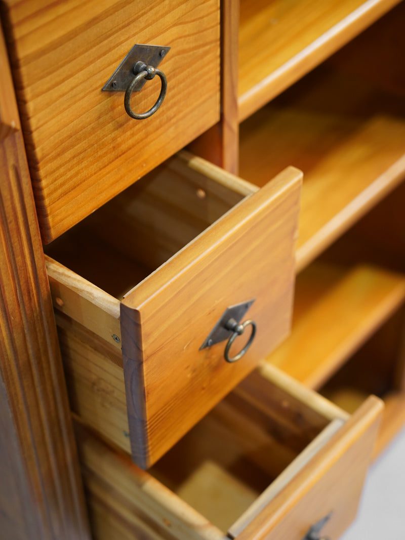 パインウッド キャビネット<br> 大和店 - ヴィンテージ SHARK ATTACK