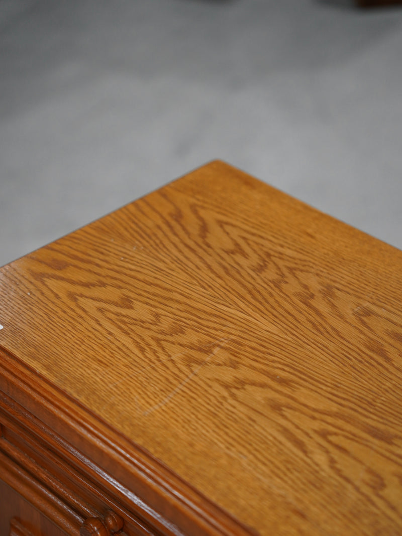 オークウッド キャビネット <br> 大和店 - ヴィンテージ SHARK ATTACK