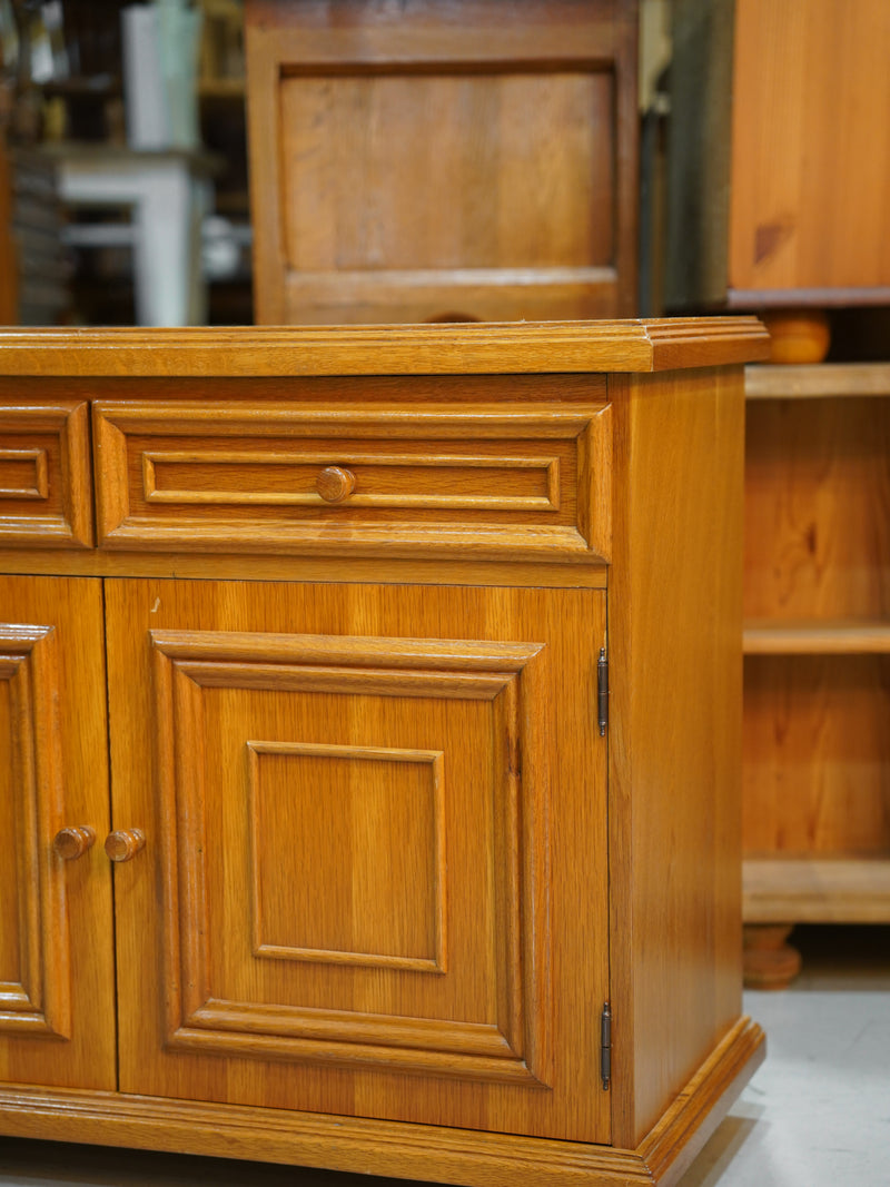 オークウッド キャビネット <br> 大和店 - ヴィンテージ SHARK ATTACK