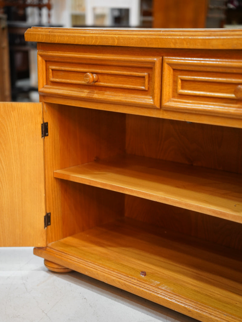 オークウッド キャビネット <br> 大和店 - ヴィンテージ SHARK ATTACK