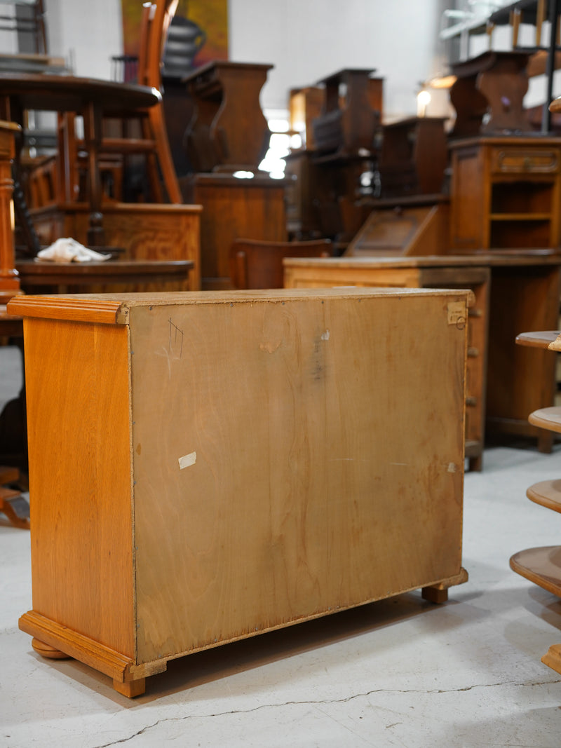 オークウッド キャビネット <br> 大和店 - ヴィンテージ SHARK ATTACK