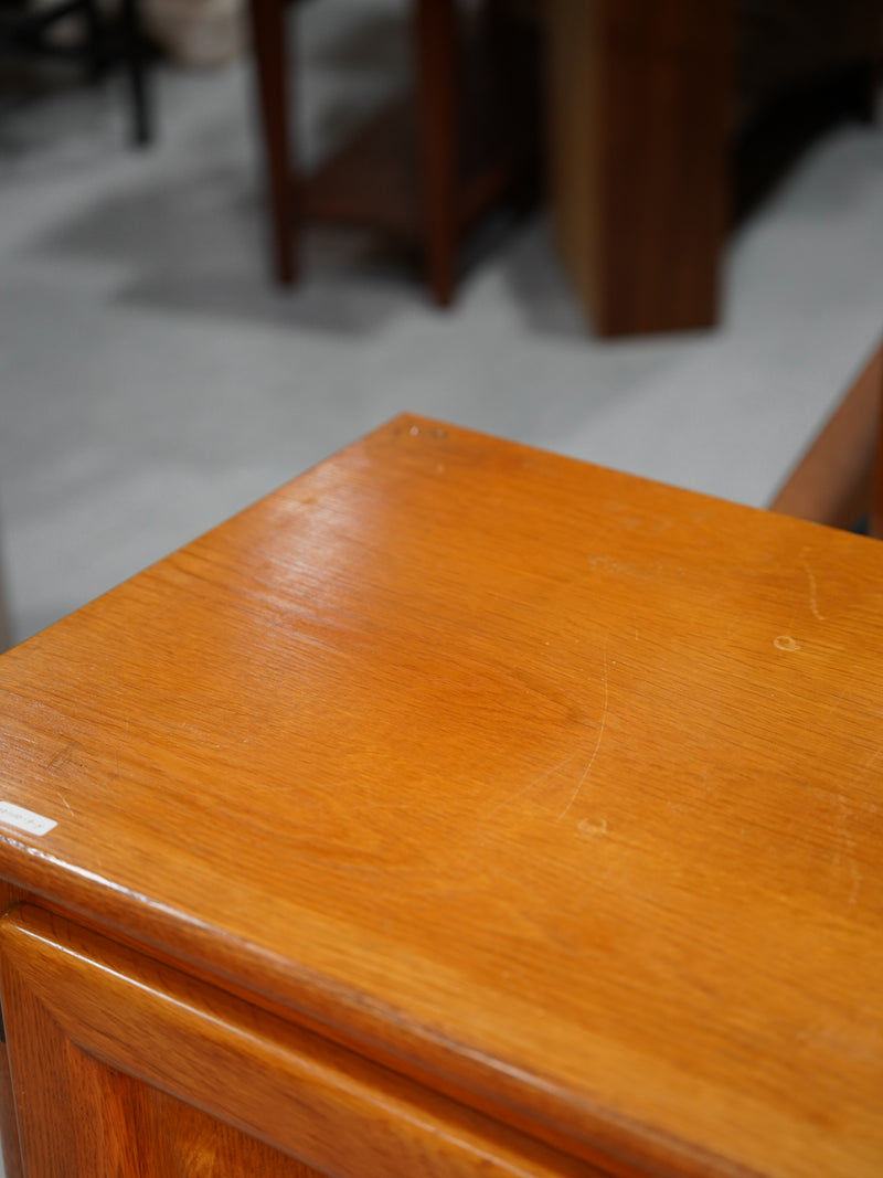 オークウッド キャビネット <br> 大和店 - ヴィンテージ SHARK ATTACK