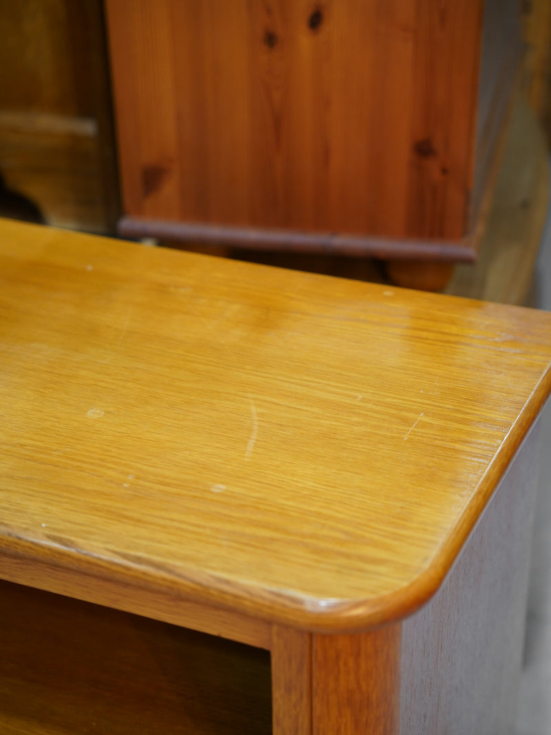 オークウッド キャビネット <br> 大和店 - ヴィンテージ SHARK ATTACK