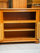 オークウッド キャビネット <br> 大和店 - ヴィンテージ SHARK ATTACK