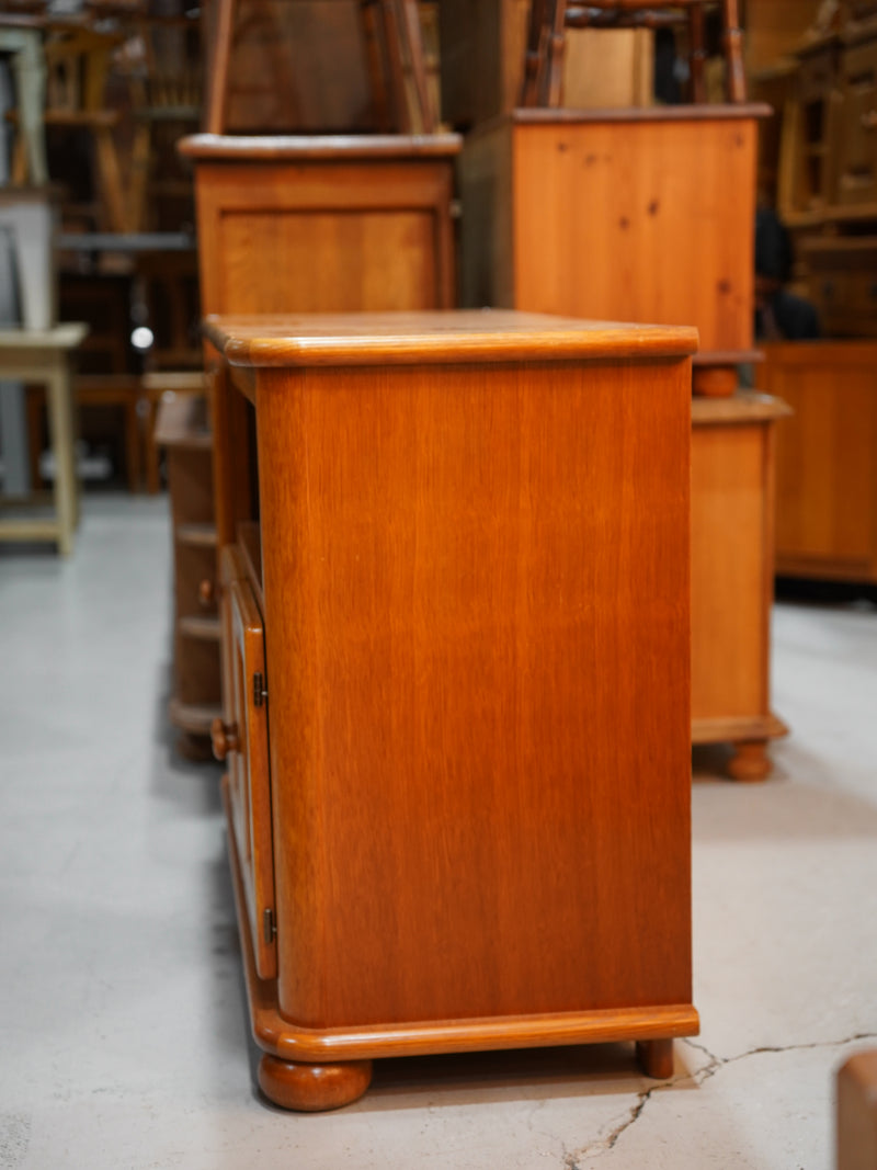 オークウッド キャビネット <br> 大和店 - ヴィンテージ SHARK ATTACK