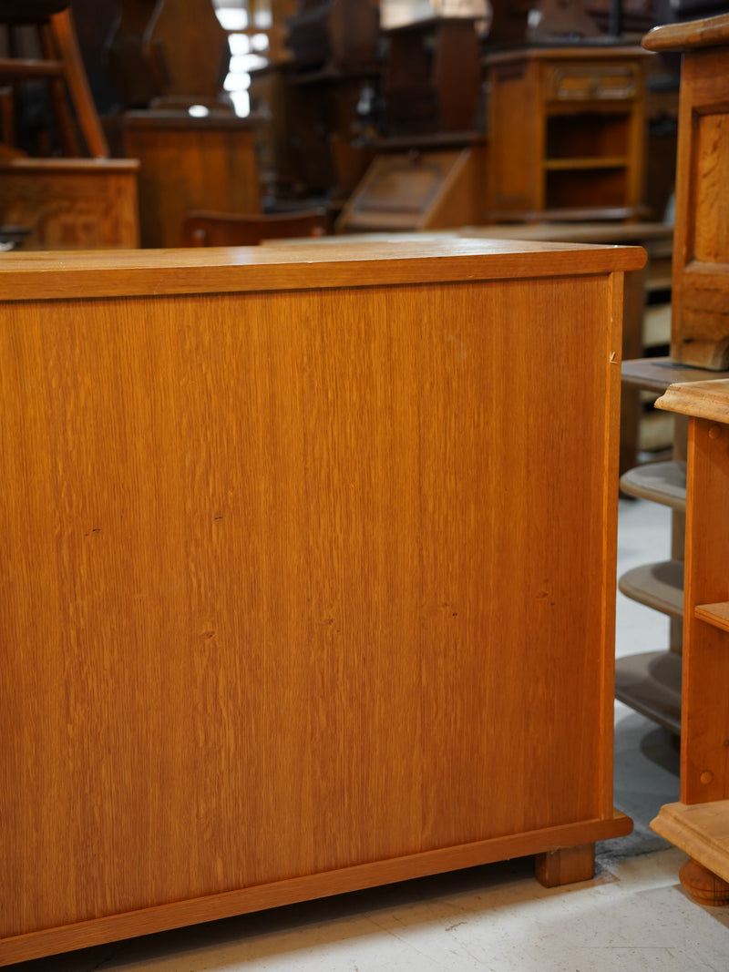 オークウッド キャビネット <br> 大和店 - ヴィンテージ SHARK ATTACK