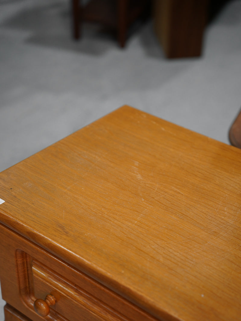 オークウッド キャビネット <br> 大和店 - ヴィンテージ SHARK ATTACK