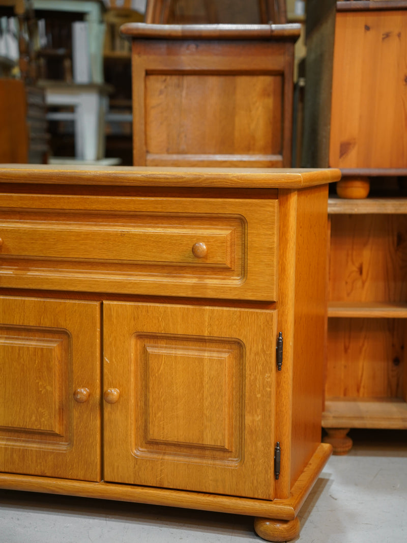 オークウッド キャビネット <br> 大和店 - ヴィンテージ SHARK ATTACK