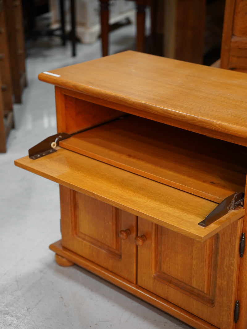 オークウッド キャビネット <br> 大和店 - ヴィンテージ SHARK ATTACK