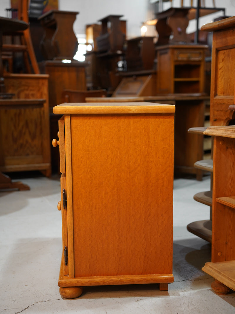 オークウッド キャビネット <br> 大和店 - ヴィンテージ SHARK ATTACK