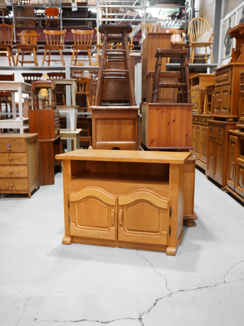 オークウッド キャビネット <br> 大和店 - ヴィンテージ SHARK ATTACK