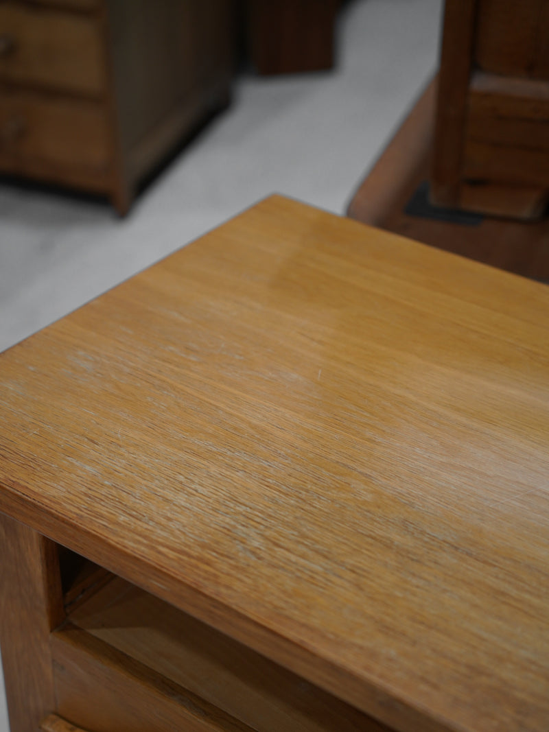 オークウッド キャビネット <br> 大和店 - ヴィンテージ SHARK ATTACK