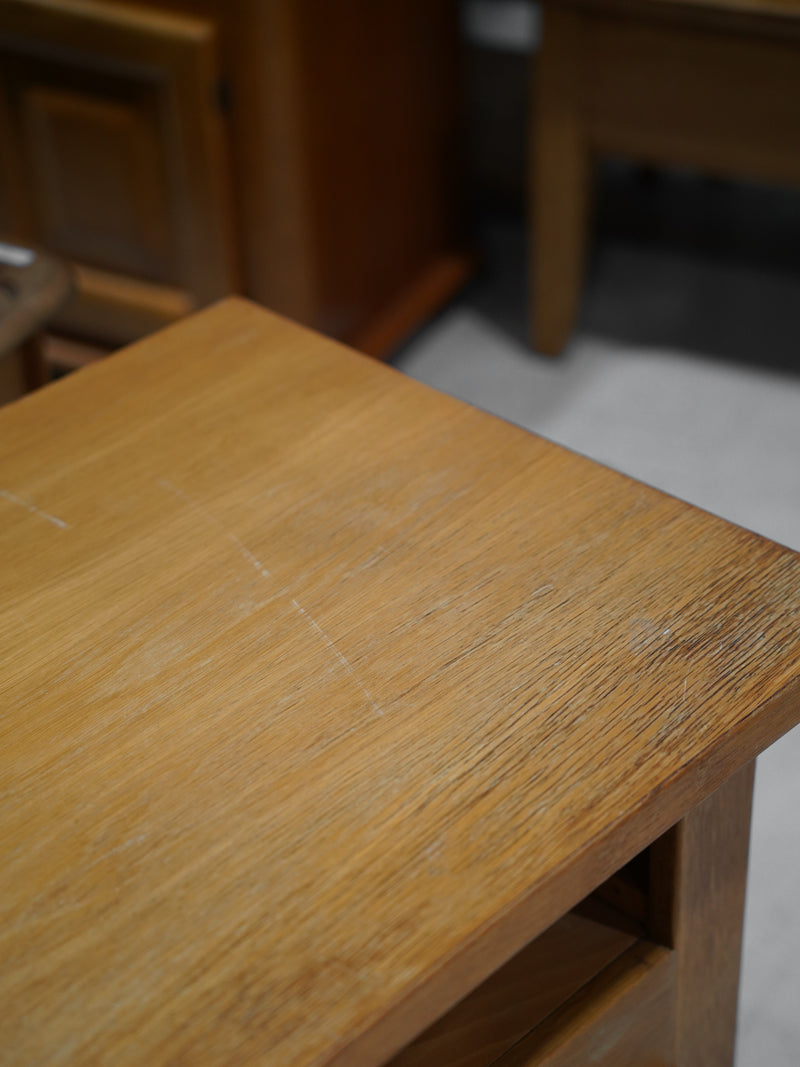 オークウッド キャビネット <br> 大和店 - ヴィンテージ SHARK ATTACK