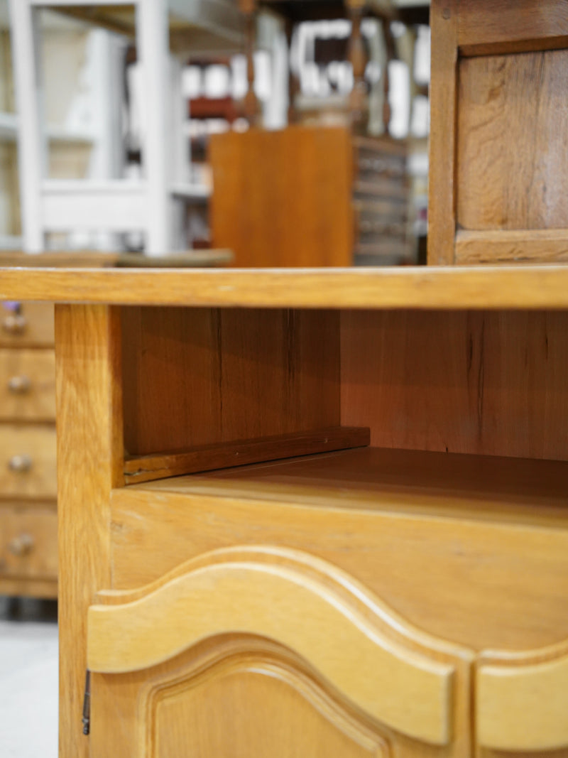 オークウッド キャビネット <br> 大和店 - ヴィンテージ SHARK ATTACK