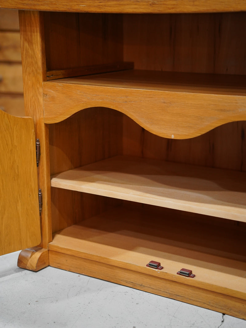 オークウッド キャビネット <br> 大和店 - ヴィンテージ SHARK ATTACK