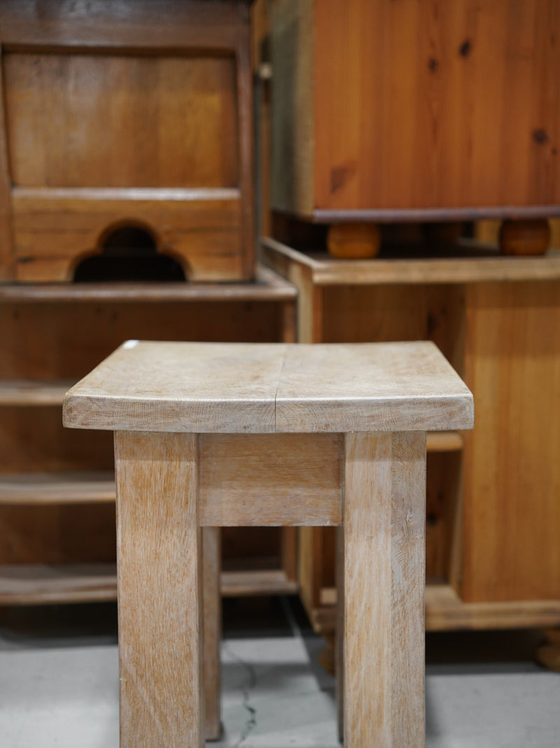 ウッド サイドテーブル <br> 大和店 - ヴィンテージ SHARK ATTACK