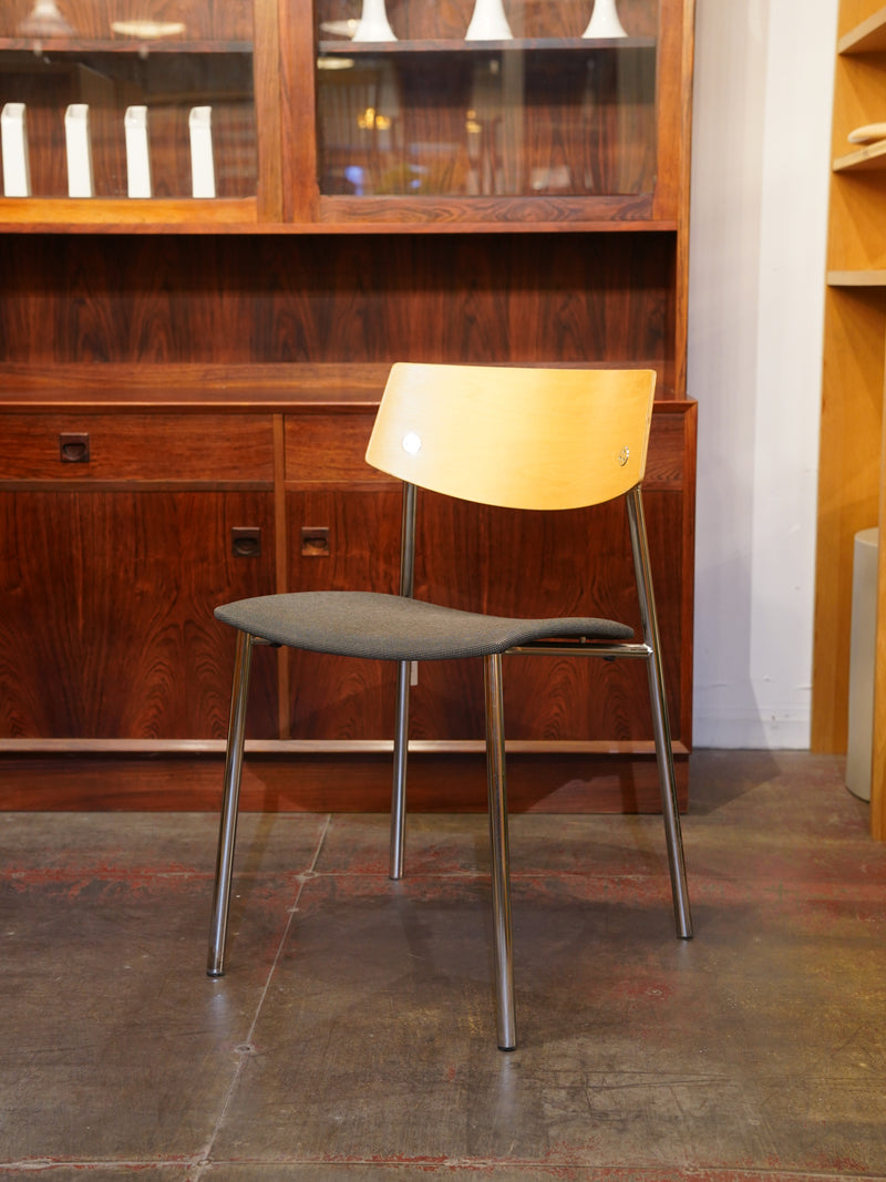 Randers + Radius , Thore Lassen & Søren Nielsen<br>シャープチェア<br>Denmark , 2008<br> 大和店