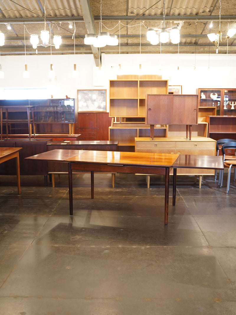 ドローリーフダイニングテーブル <br>大阪店