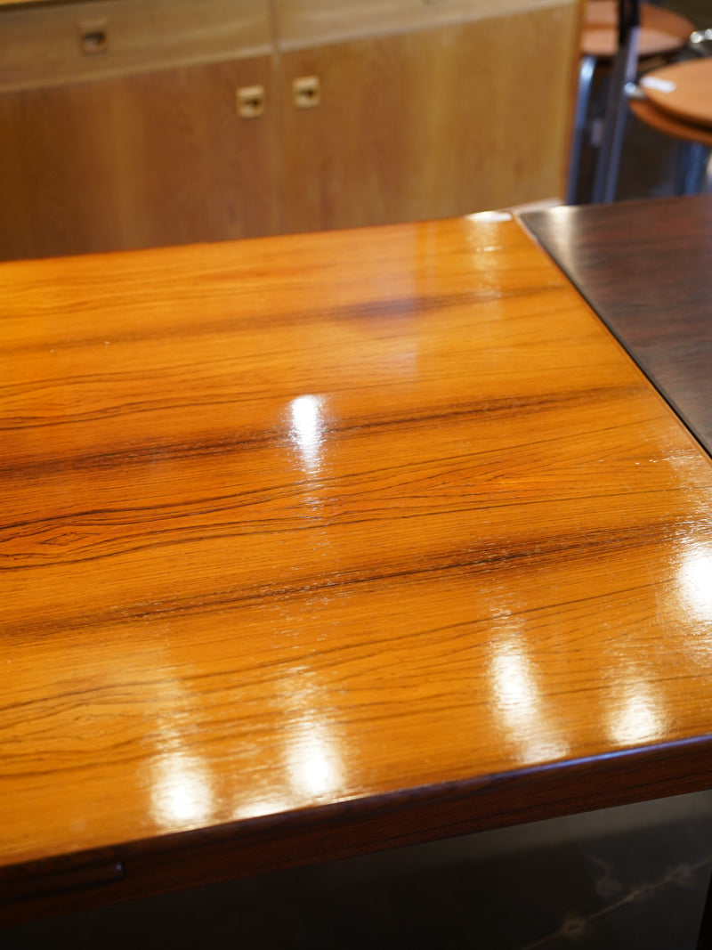 ドローリーフダイニングテーブル <br>大阪店