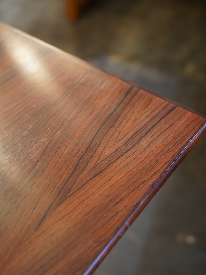 ドローリーフダイニングテーブル <br>大阪店