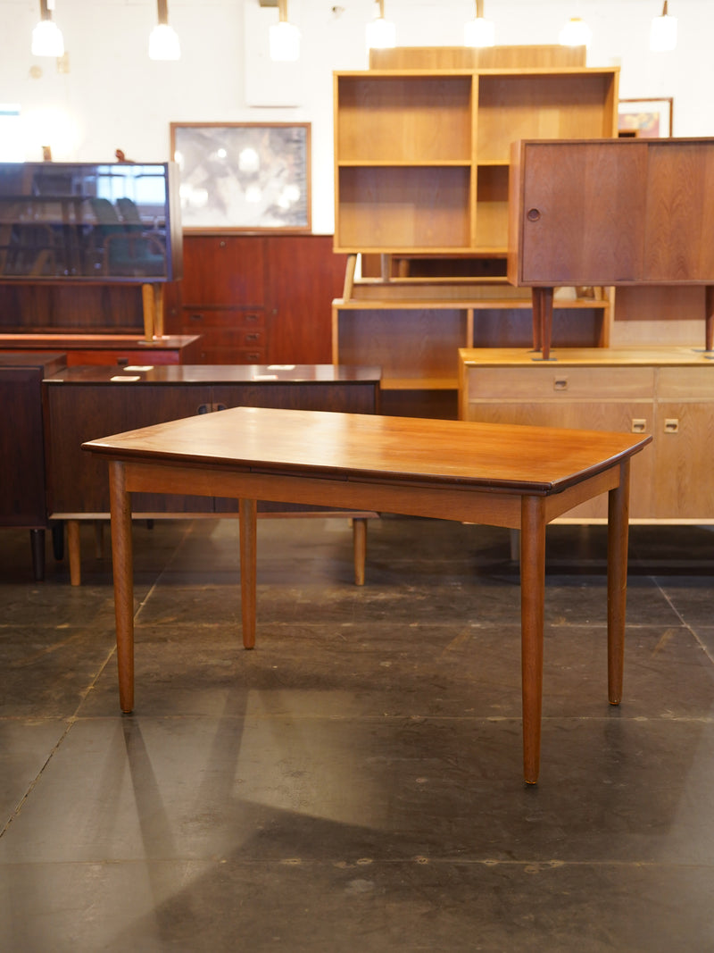 ドローリーフダイニングテーブル <br>大阪店