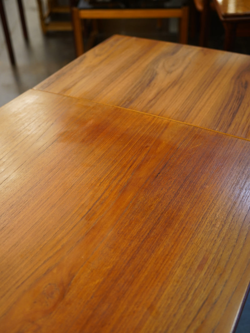 ドローリーフダイニングテーブル <br>大阪店