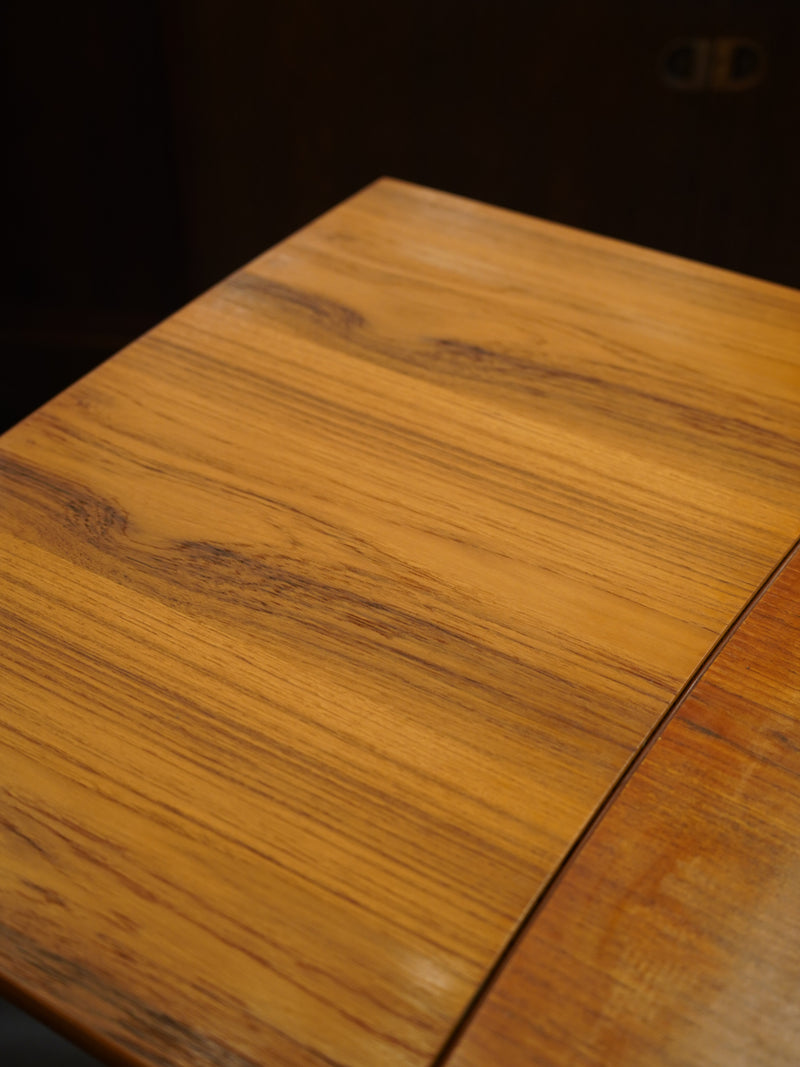 ドローリーフダイニングテーブル <br>大阪店