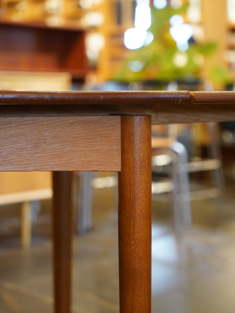 ドローリーフダイニングテーブル <br>大阪店