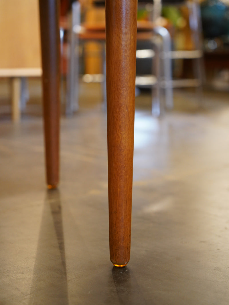 ドローリーフダイニングテーブル <br>大阪店