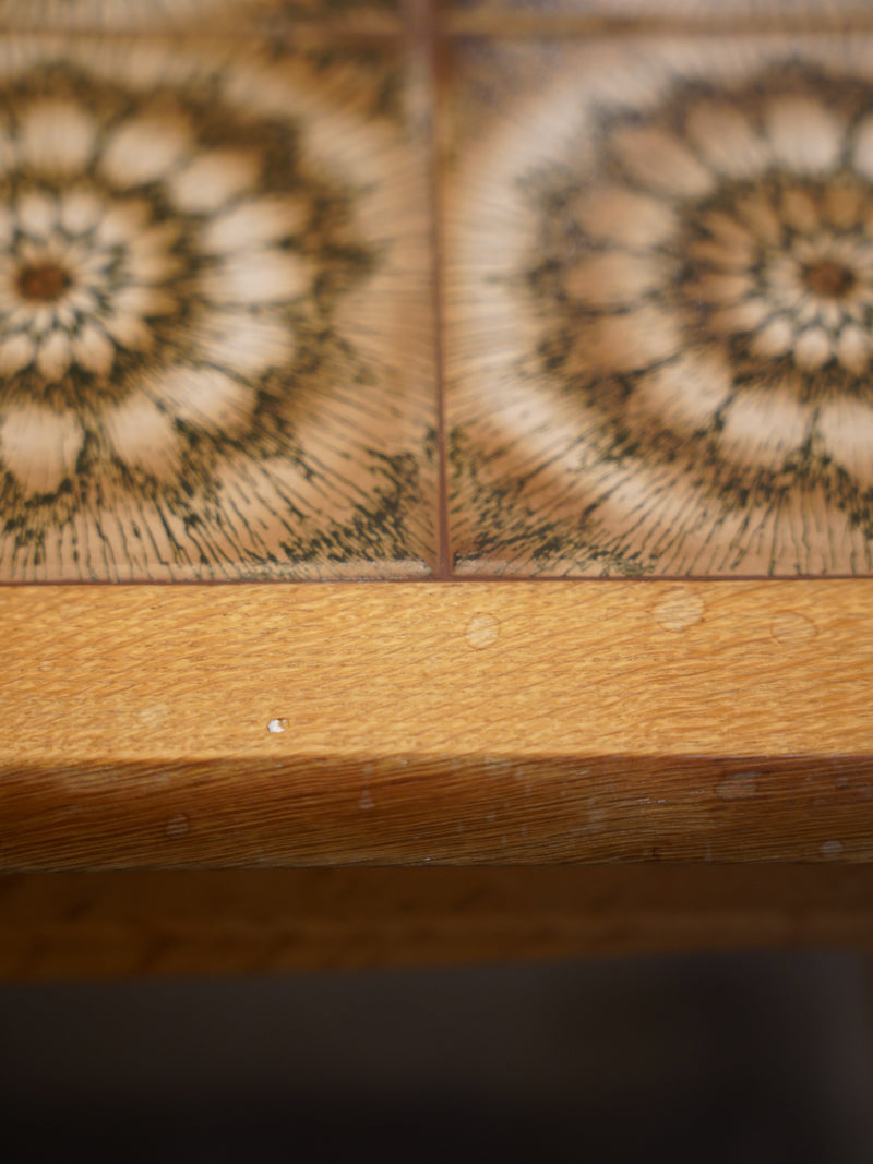 タイルトップサイドテーブル <br>大阪店