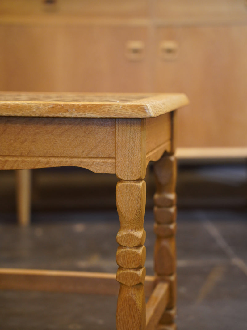 タイルトップサイドテーブル <br>大阪店