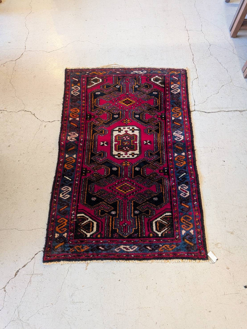 トライバルラグ  150×100 (cm)<br> 大和店