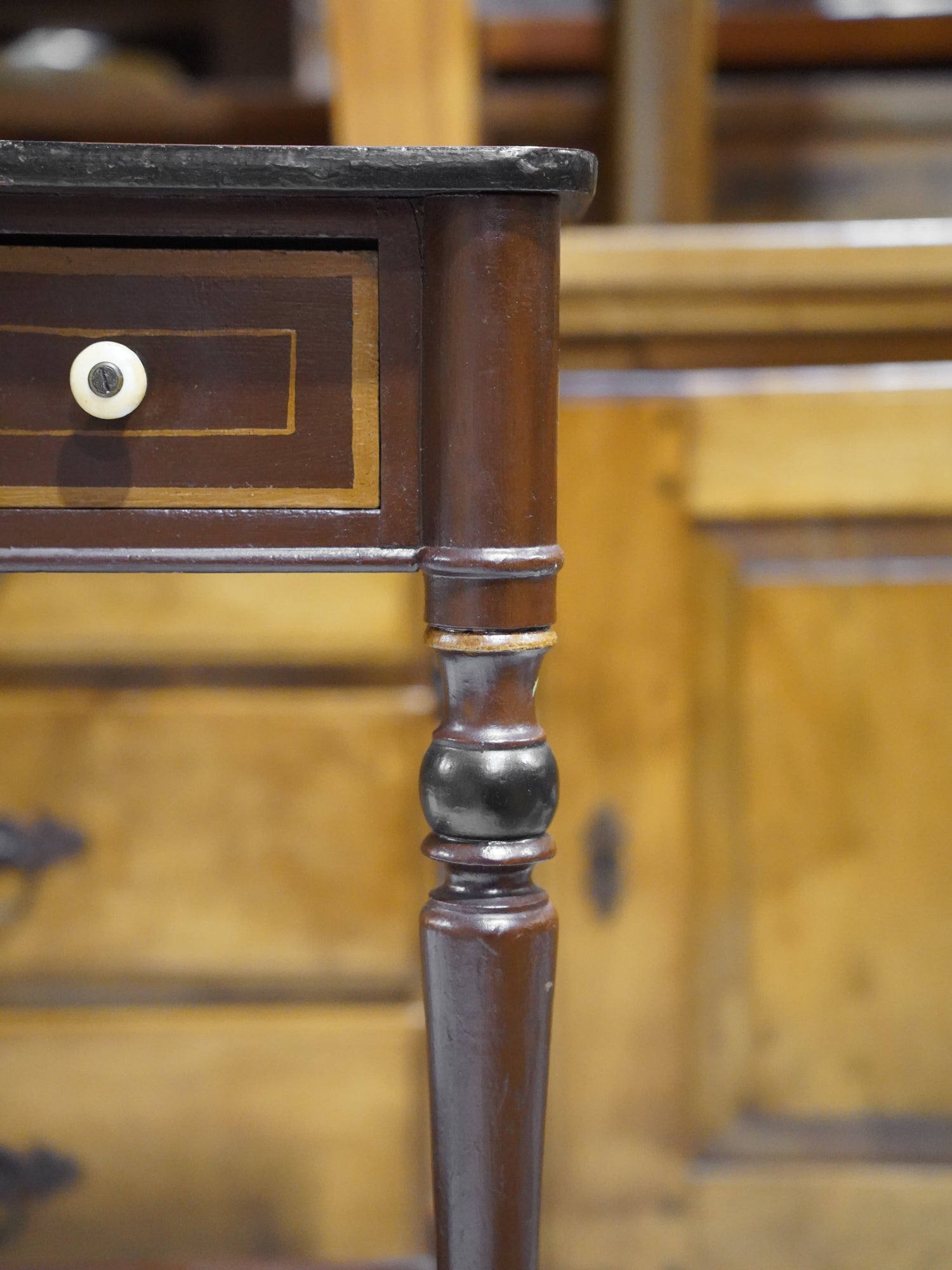 2ドロワーサイドデスク - cerote antiques
