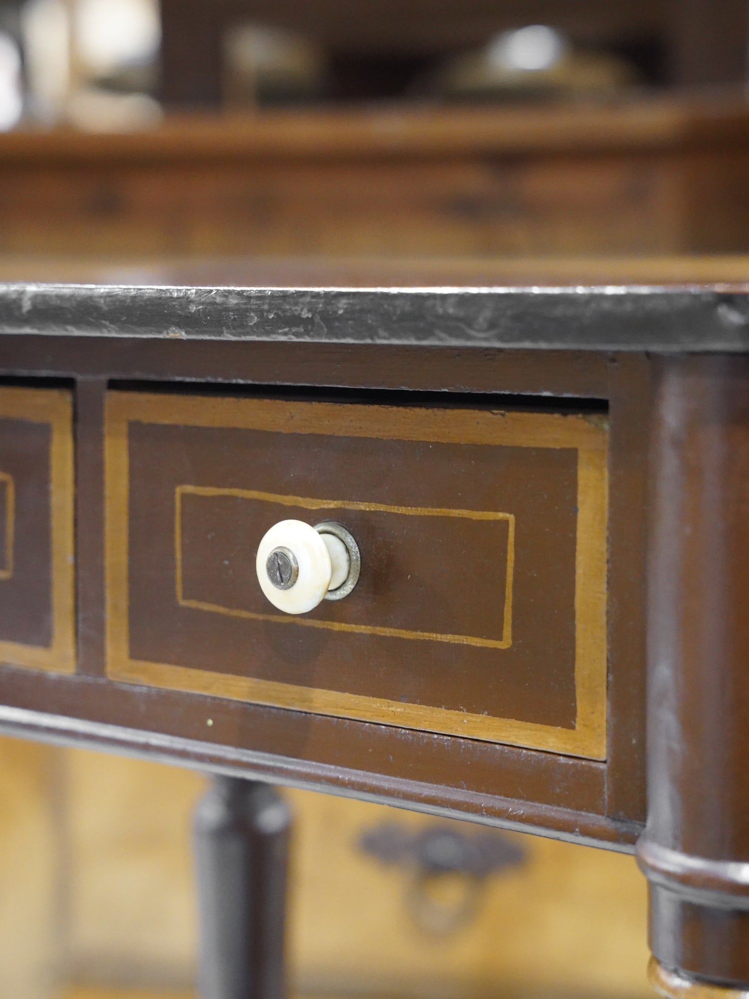 2ドロワーサイドデスク - cerote antiques