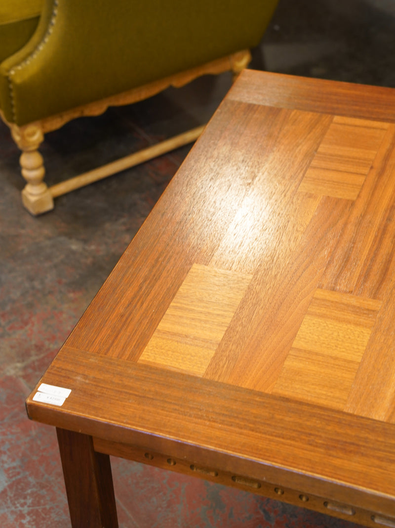 LOW TABLE / SIDE TABLE