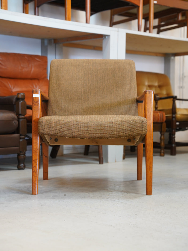 ファブリック アームチェア 1960's ヴィンテージ SHARK ATTACK