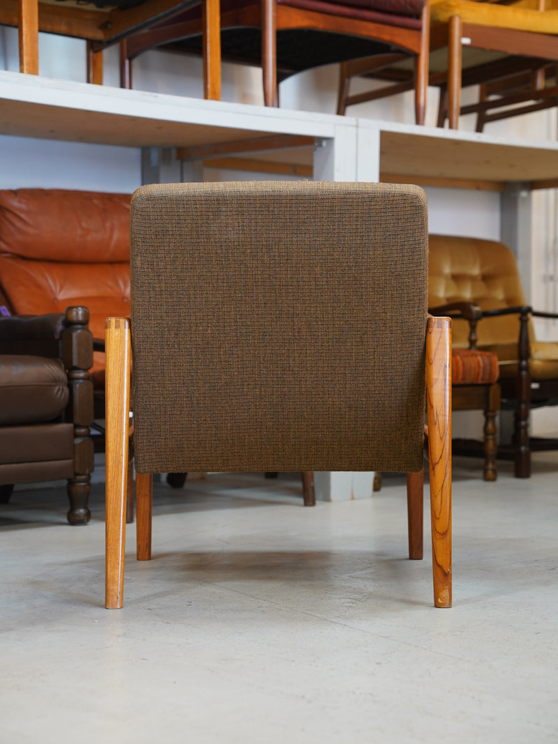 ベルギーのヴィンテージアームチェア ファブリック アームチェア 1960's ヴィンテージ SHARK ATTACK