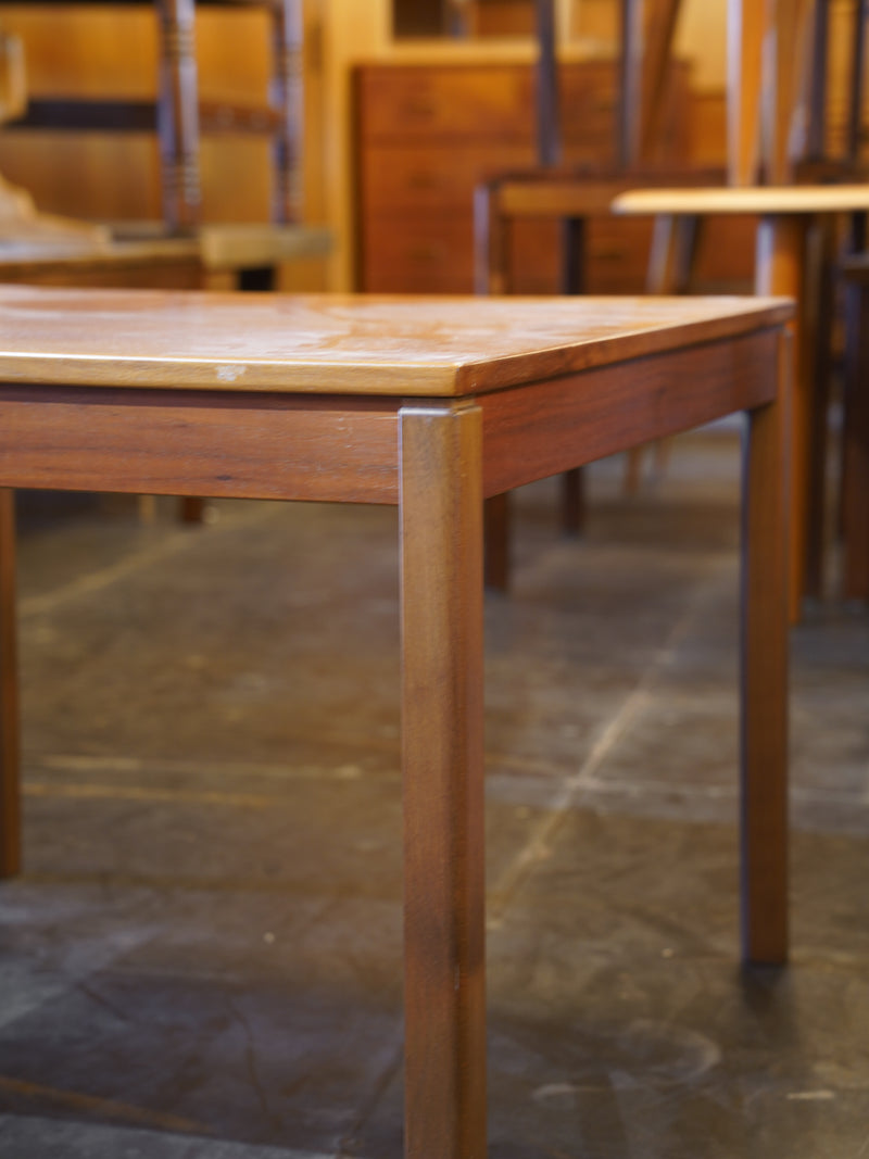 LOW TABLE / SIDE TABLE