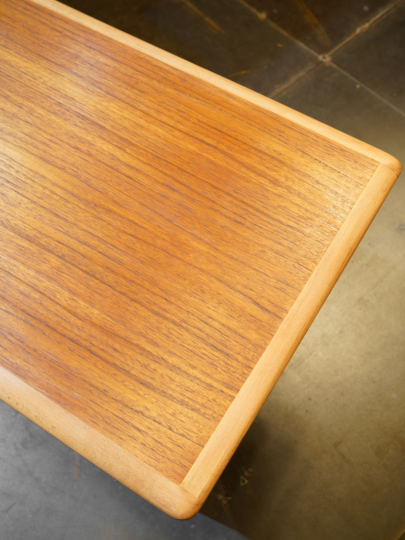 ウッドコーヒーテーブル VINTAGE SHARK ATTACK