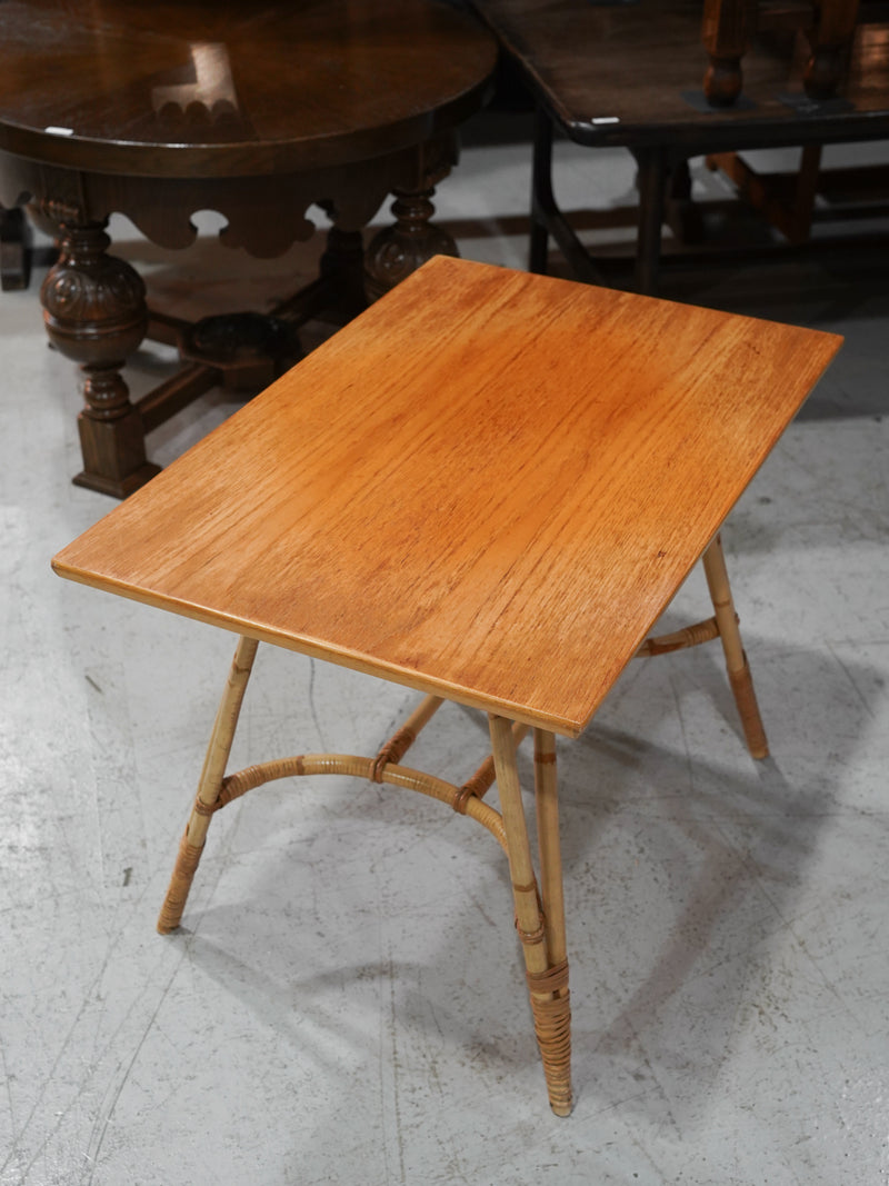 ラタン サイドテーブル 大和店 ヴィンテージ SHARKATTACK