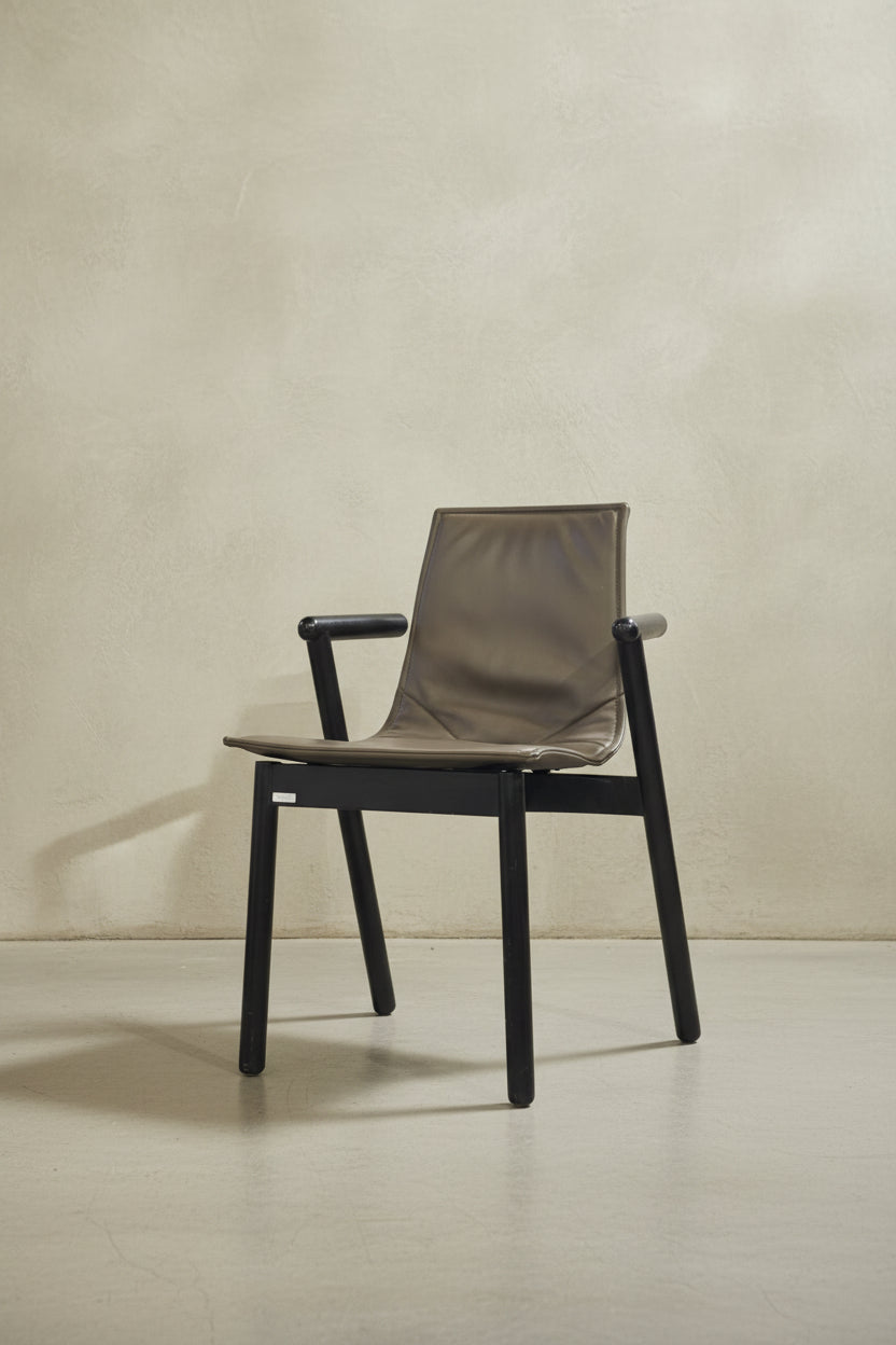 Cassina , Vico Magistretti - レザー アームチェア - 1980's , Italy - cerote antiqes