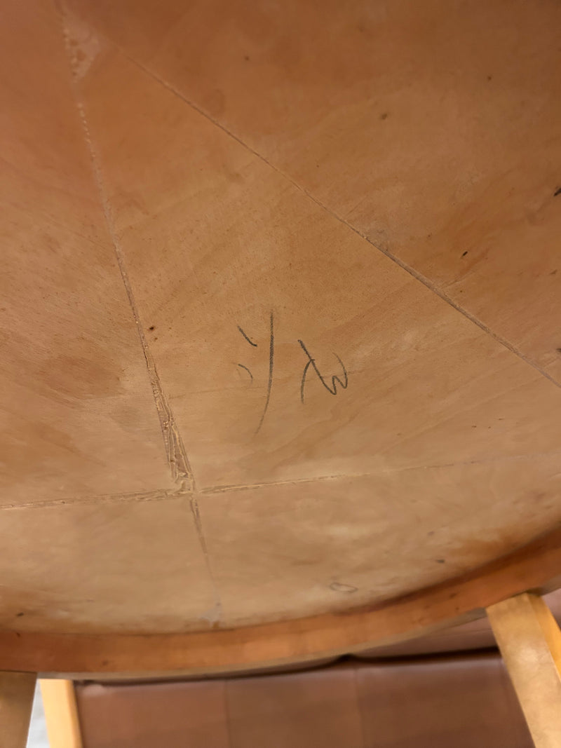 ウッド ラウンドサイドテーブル <br>大阪店 - ヴィンテージ SHARK ATTACK