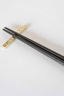 KUMIJI<br>箸置き ＜長円-槌目＞<br>/真鍮<br>reload店 - ヴィンテージ SHARK ATTACK