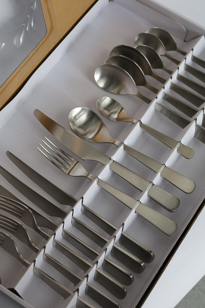 Normann Copenhagen <br>Cutlery Gift Box 16 pcs <br>reload店 - ヴィンテージ SHARK ATTACK