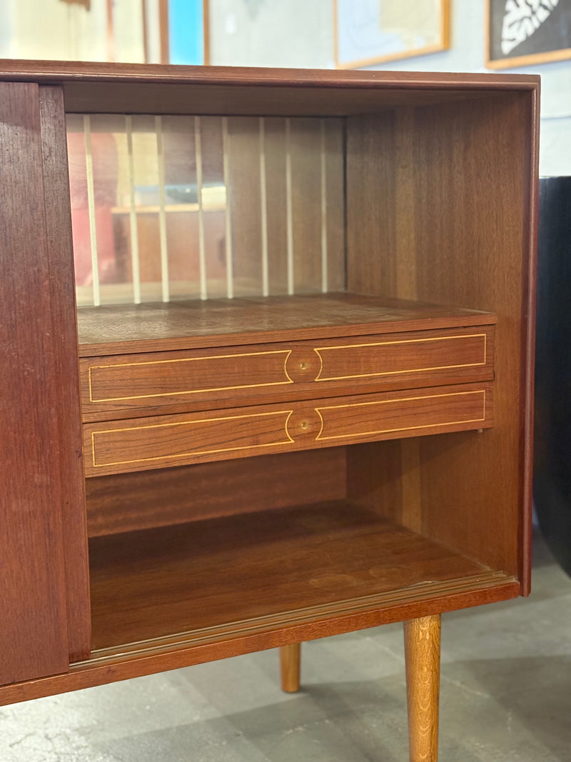 Sejling Skabe, N. P. Nielsen <br>チークウッド サイドボード <br>1960's , Denmark <br>大阪店 - ヴィンテージ SHARK ATTACK