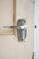 ホワイトペイントウッド ドア <br>ヴィンテージ <br>大和店 - ヴィンテージ SHARK ATTACK